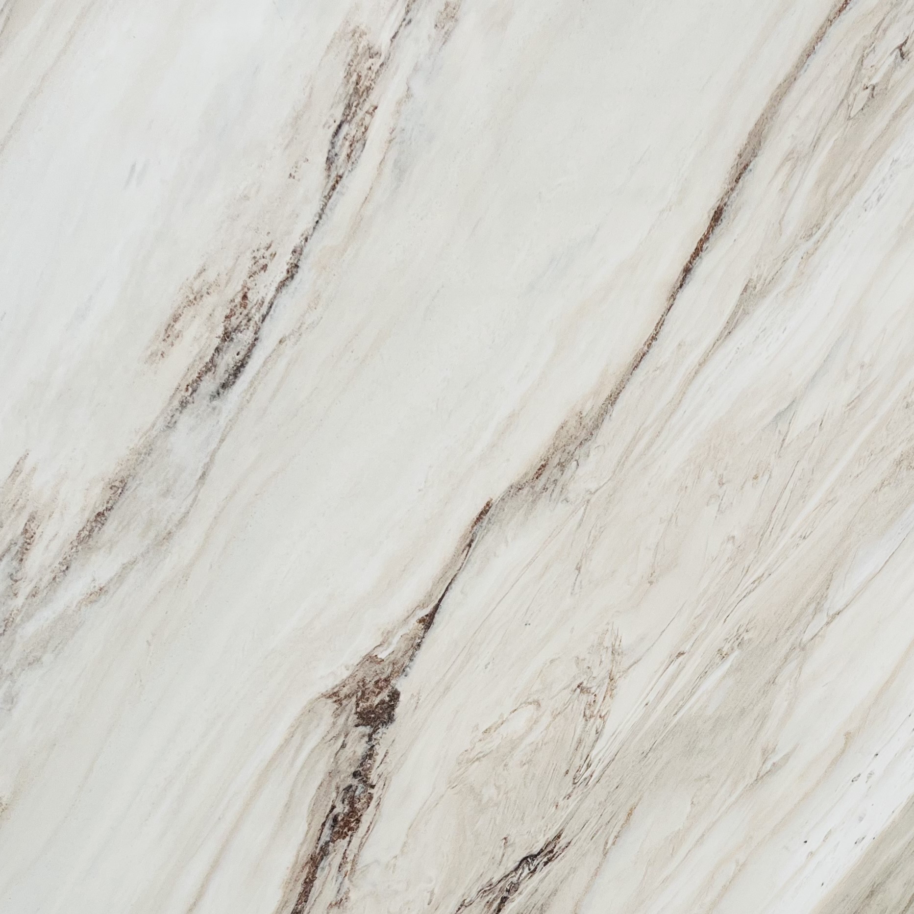 Pallissandro White marble full of fashion sense